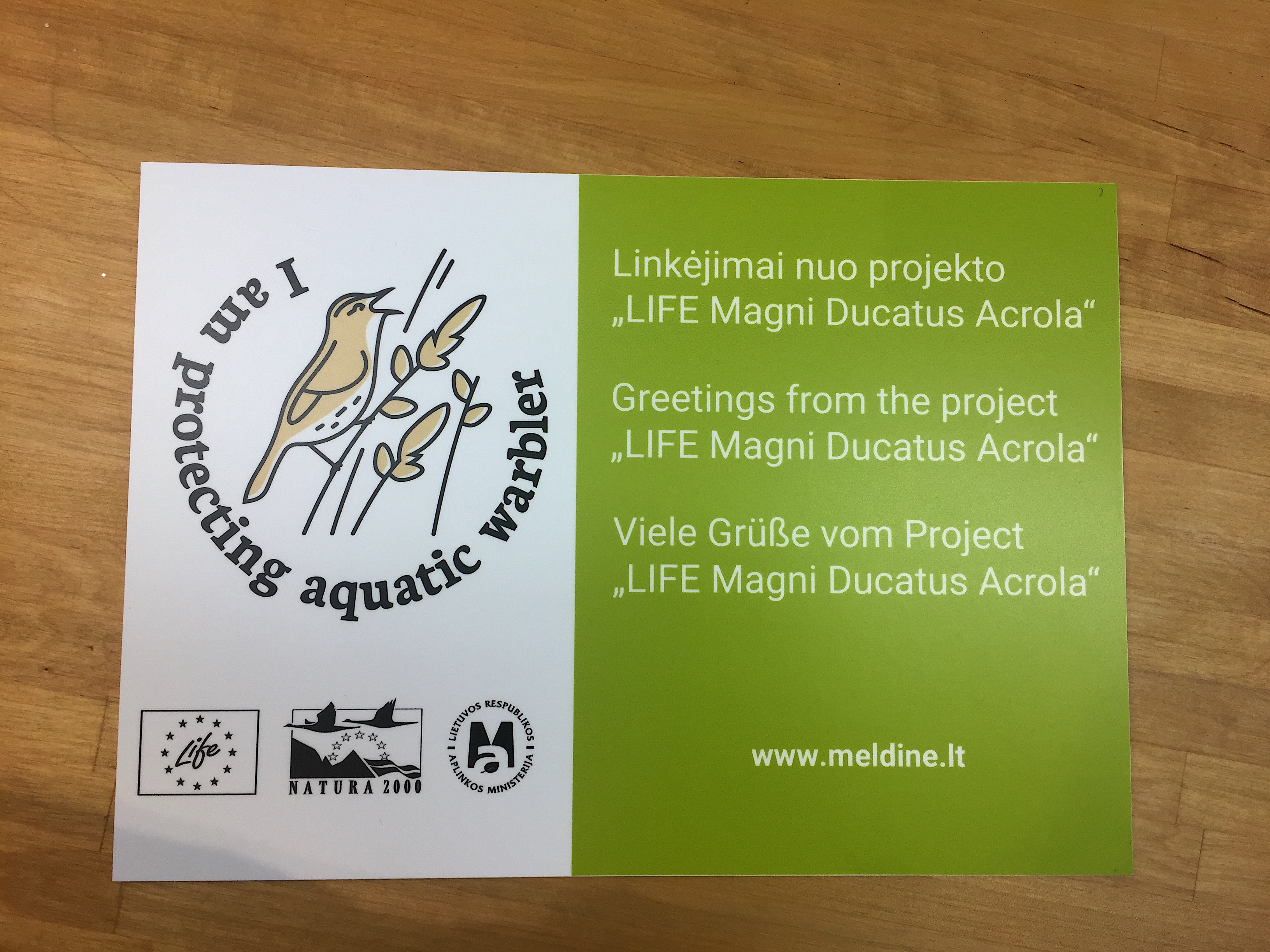 Lietuvoje pagaminti aviariumai bus paženklinti specialia meldinės nendrinukės projekto lentele.
